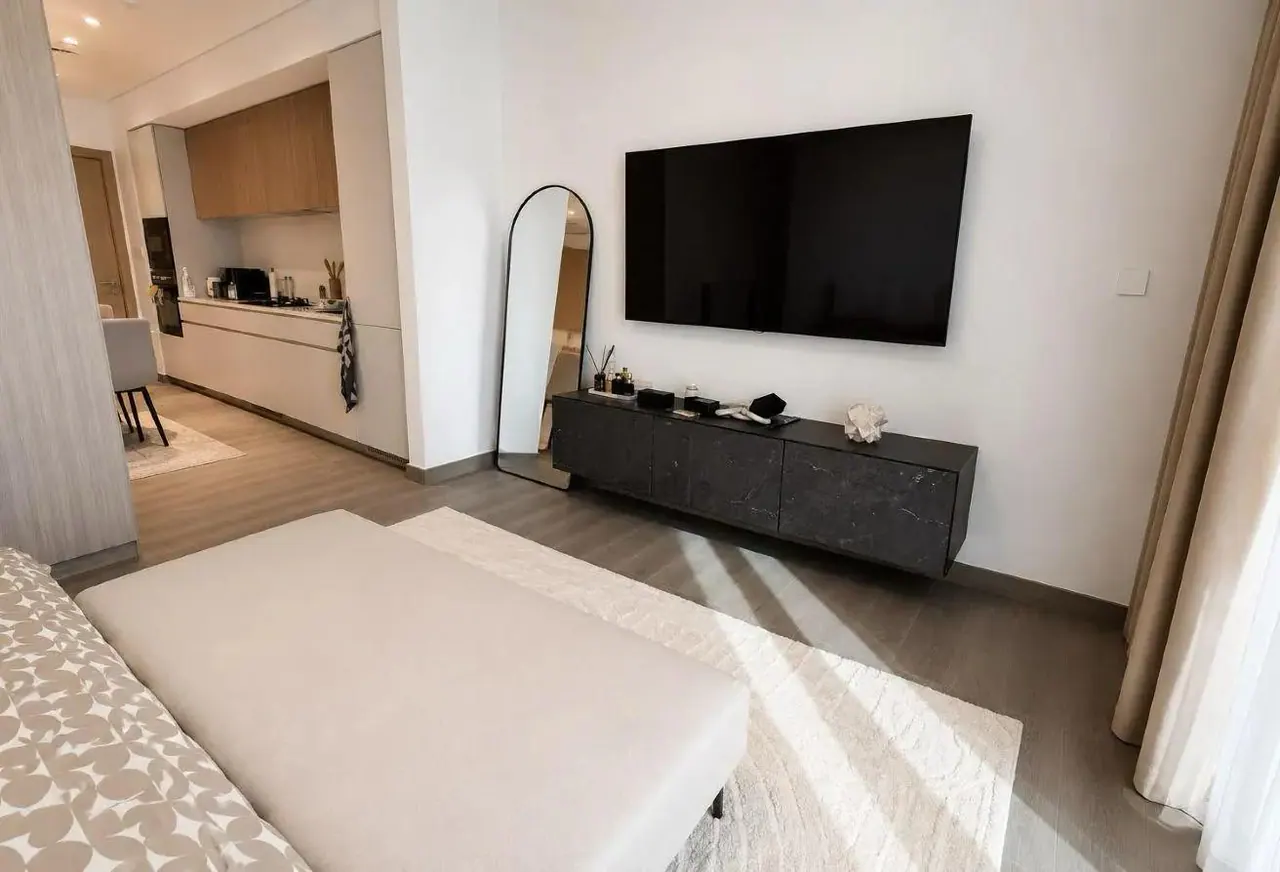 Studio in Kensington Waters