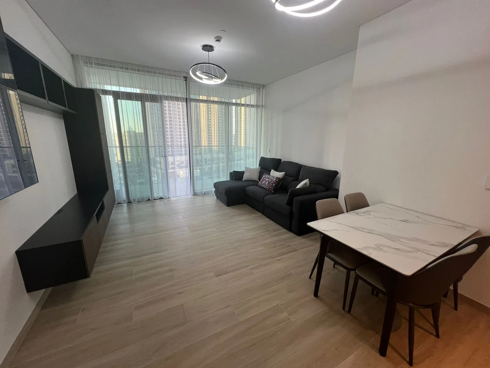 1BR in Palace Residences
