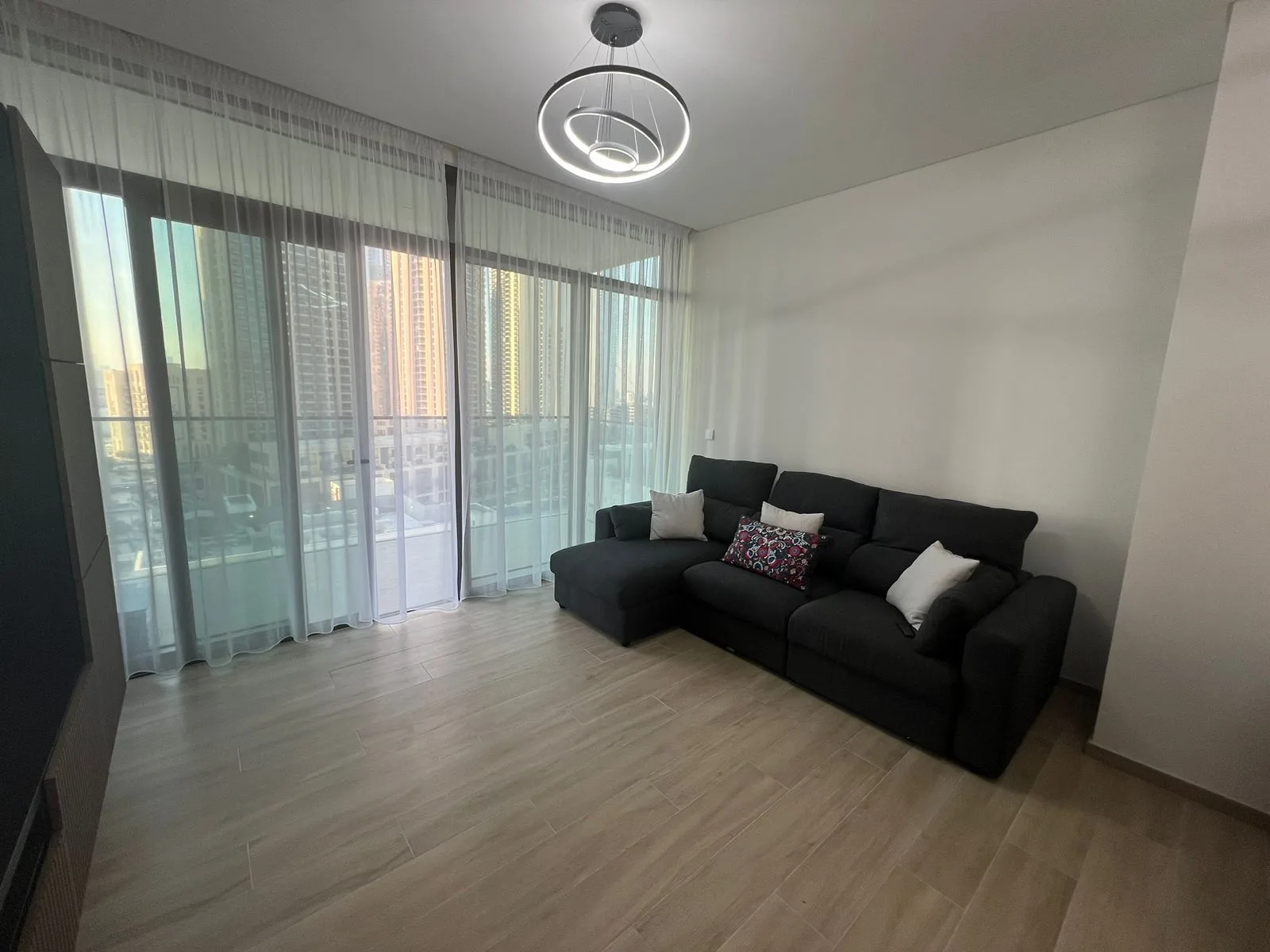 1BR in Palace Residences