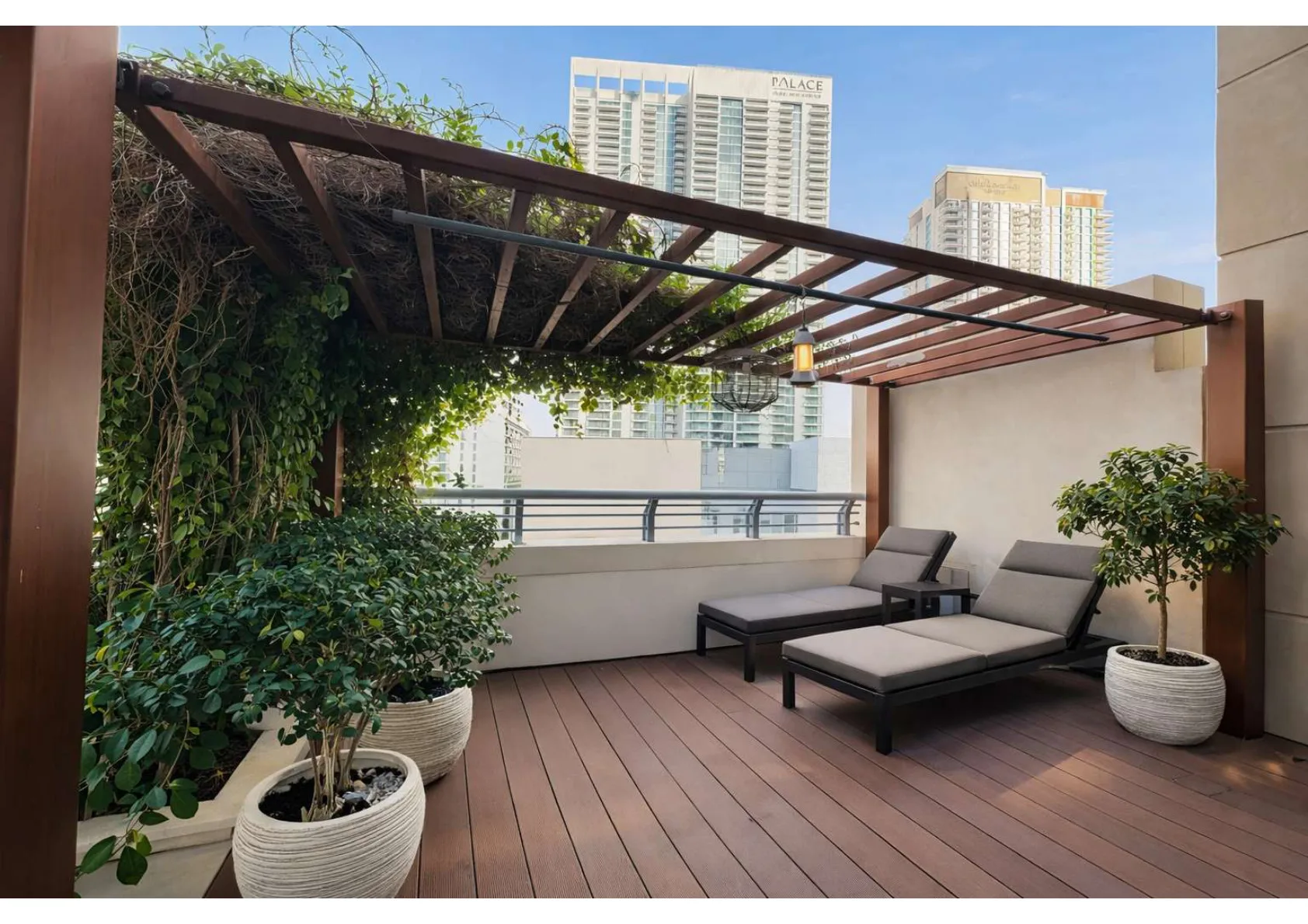 4BR townhouse in Harbour Views