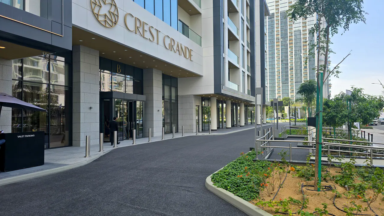 2BR in Crest Grande