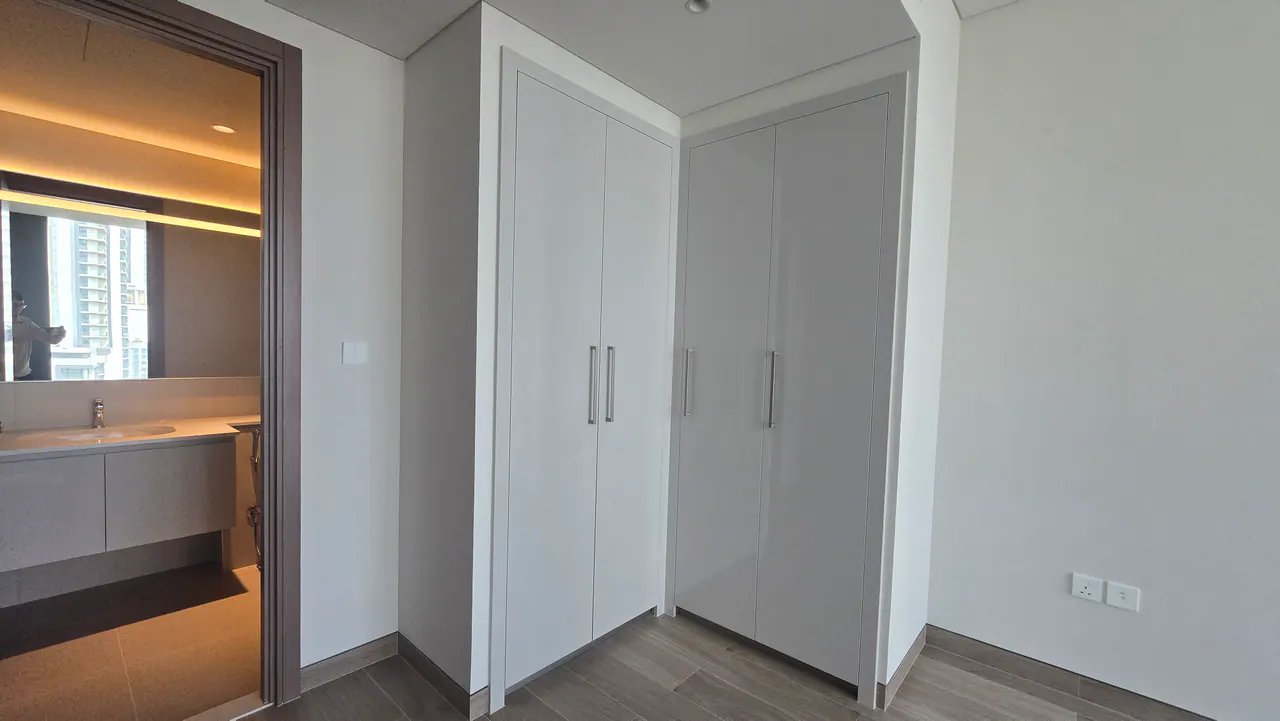 2.5BR in Waves Opulence